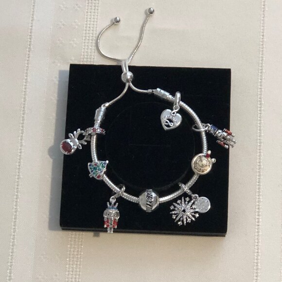 Pandora Cocoa and Candy Cane Charm - Picture 9 of 9